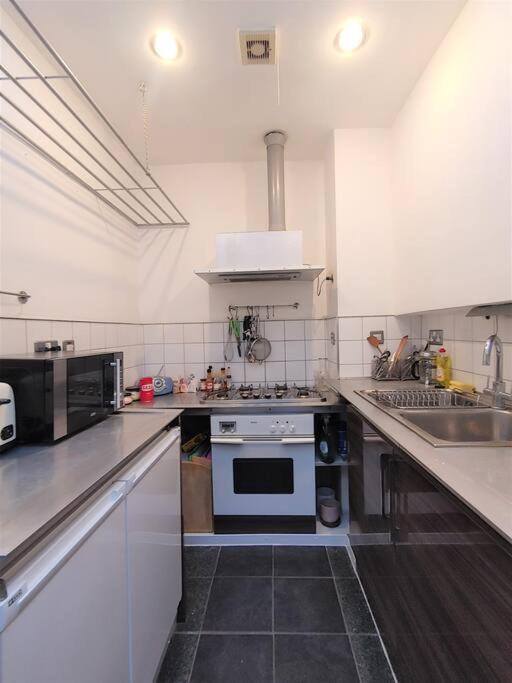 Stylish Apartment Near Carnaby Street, Sleeps 4. Londra Dış mekan fotoğraf