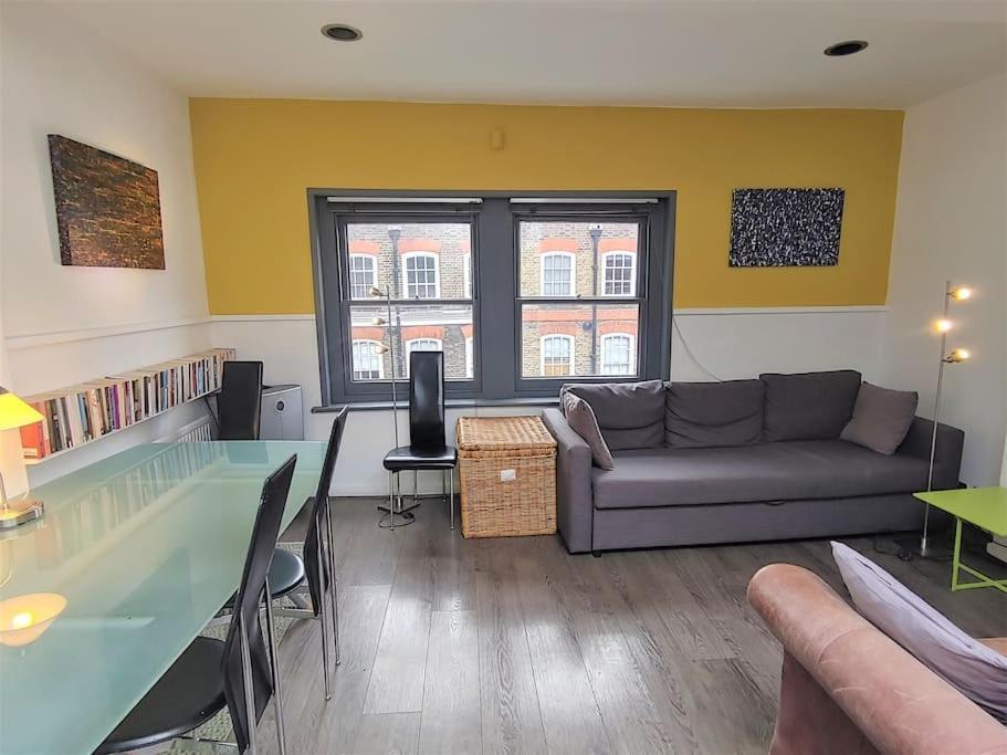 Stylish Apartment Near Carnaby Street, Sleeps 4. Londra Dış mekan fotoğraf